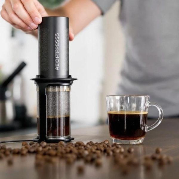 Аэропресс – универсальный и портативный инструмент для приготовления кофе